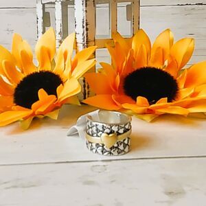 NEW Bold Silvertone Band Women's Ring w/Goldtone Heart Thick Eclectic Size 6